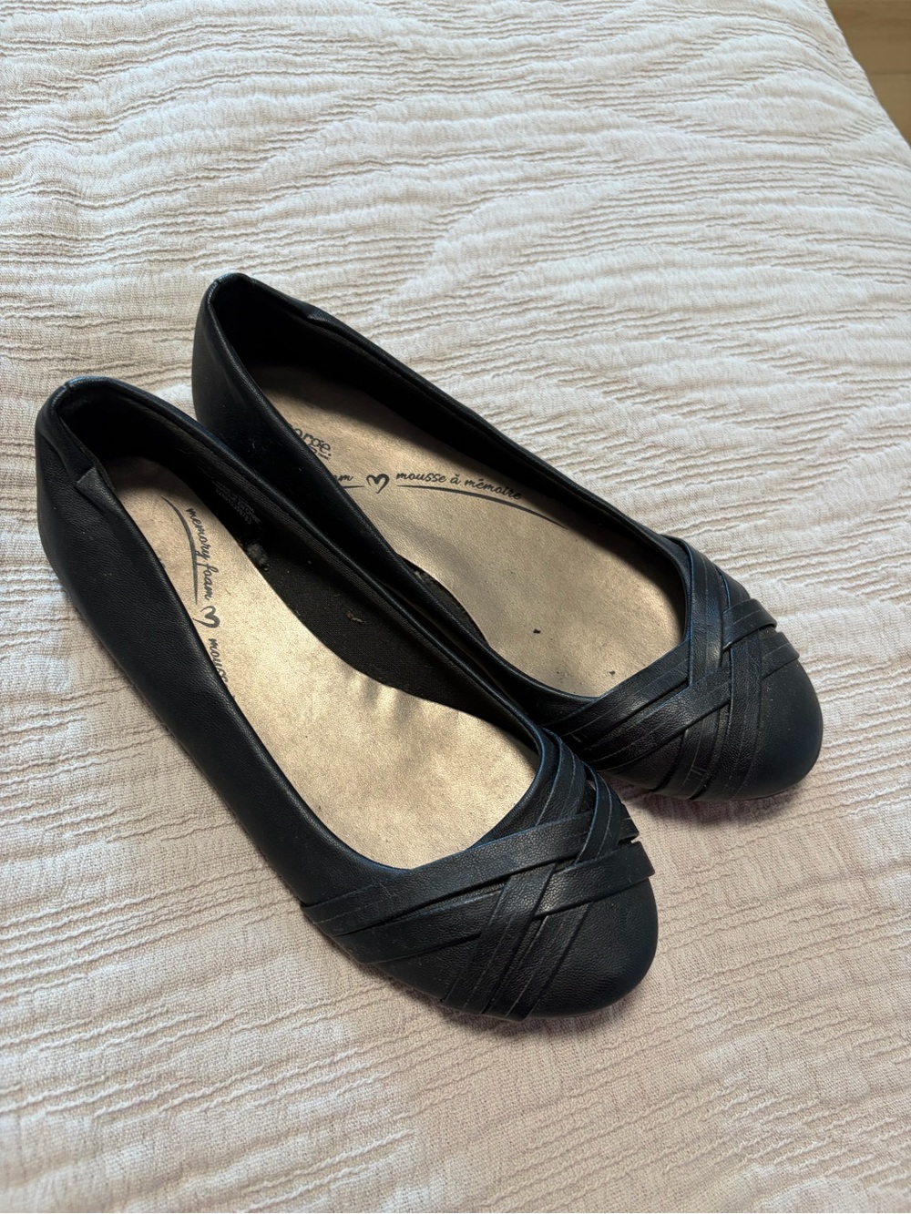 Women's Black Slip-On Ballet Flats with Woven Toe
